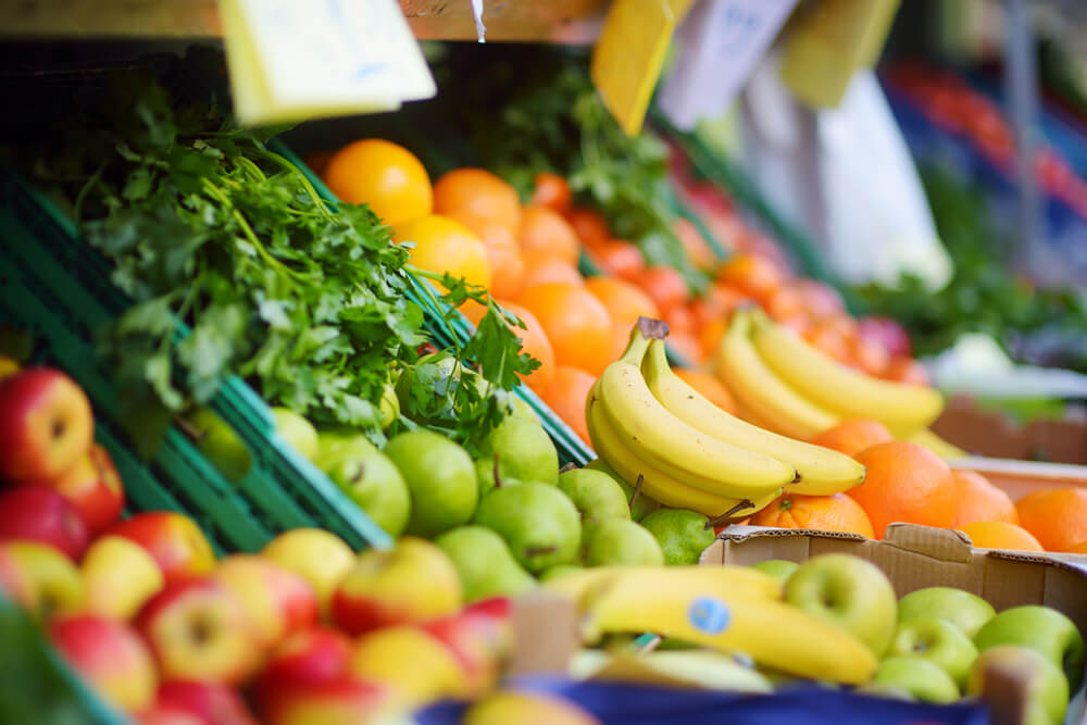 fruits et légumes en magasin